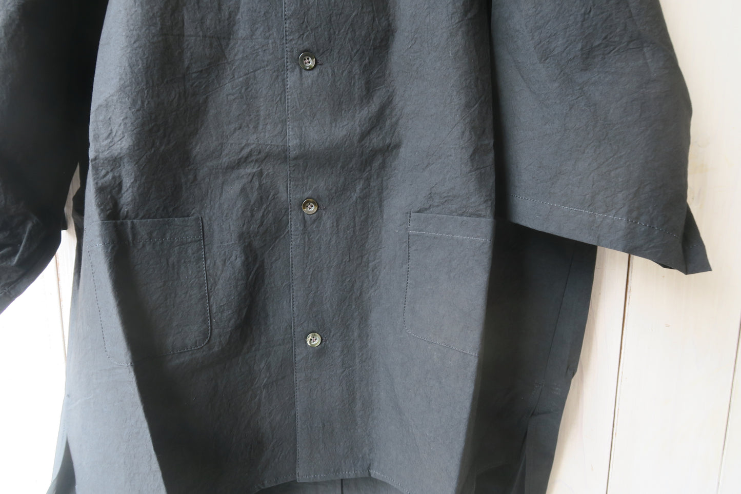 japan---半袖のシャツ---individualsentiments