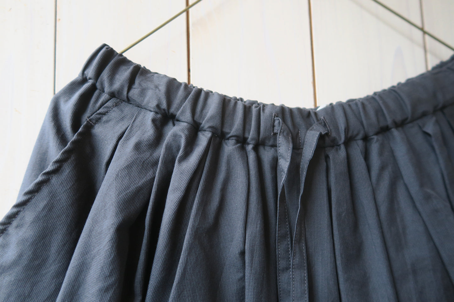 japan---シルク--シャーリングブラウスとタックパンツ--kijinoknaosei