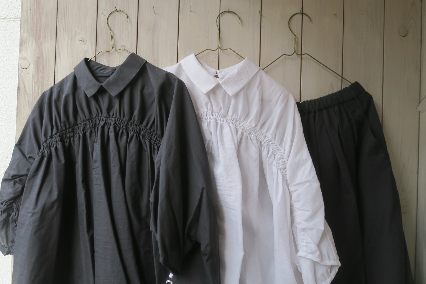 japan---シルク--シャーリングブラウスとタックパンツ--kijinoknaosei