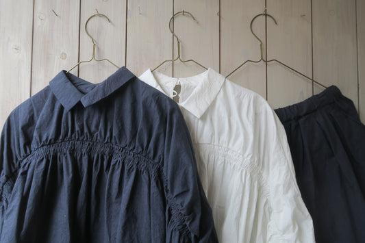 japan---コットン--シャーリングブラウスとタックパンツ--kijinokanosei