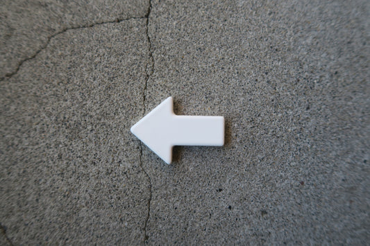 japan---white arrow magnet