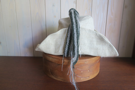 onnellinen pattern 103--tie with fibrous roots